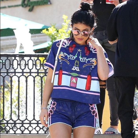 Adidas x Mary Katrantzou Structured Cropped Tee Seen On Kylie Jenner - Picture 3 of 7